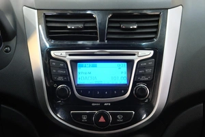 Хетчбэк Hyundai Solaris 2012 года, 639000 рублей, Омск