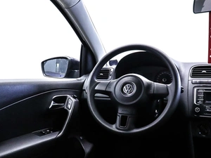 Седан Volkswagen Polo 2014 года, 890000 рублей, Красноярск