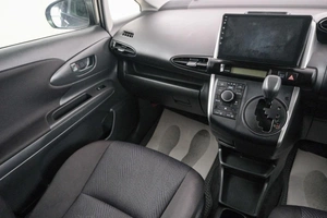 Минивэн Toyota Wish 2016 года, 1639000 рублей, Красноярск