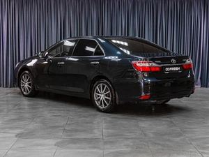 Седан Toyota Camry 2015 года, 2409000 рублей, Тюмень