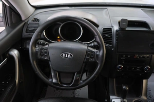 Внедорожник Kia Sorento 2011 года, 1619000 рублей, Омск