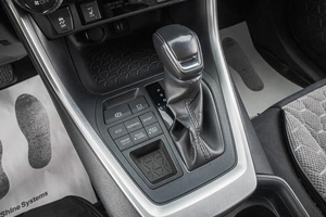 Внедорожник Toyota RAV4 2019 года, 3489000 рублей, Барнаул