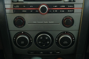 Седан Mazda 3 2007 года, 619000 рублей, Омск