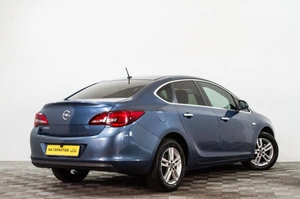 Седан Opel Astra 2014 года, 689000 рублей, Сургут