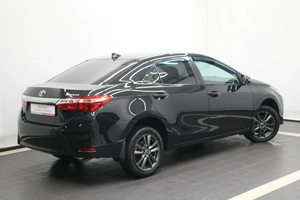 Седан Toyota Corolla 2017 года, 1400000 рублей, Красноярск
