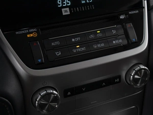 Внедорожник Toyota Land Cruiser 2019 года, 7420000 рублей, Омск