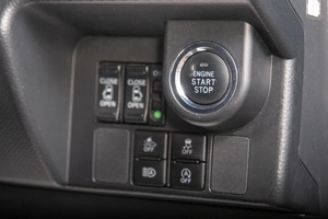 Минивэн Toyota Roomy 2018 года, 1299000 рублей, Томск