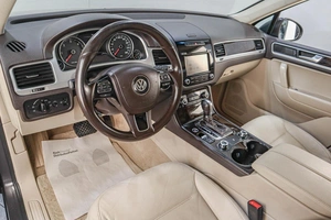 Внедорожник Volkswagen Touareg 2011 года, 1459000 рублей, Челябинск
