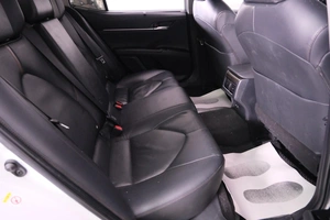 Седан Toyota Camry 2018 года, 3249000 рублей, Омск