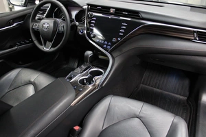 Седан Toyota Camry 2018 года, 2650000 рублей, Красноярск