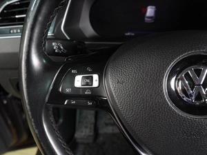 Внедорожник Volkswagen Tiguan 2016 года, 2449000 рублей, Воронеж