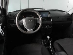 Седан ВАЗ (LADA) Priora 2017 года, 689000 рублей, Минеральные Воды