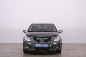 Седан Toyota Avensis 2009 года, 949000 рублей, Омск