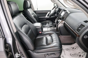 Внедорожник Toyota Land Cruiser 2014 года, 4399000 рублей, Красноярск