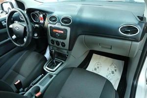 Хетчбэк Ford Focus 2010 года, 799000 рублей, Омск