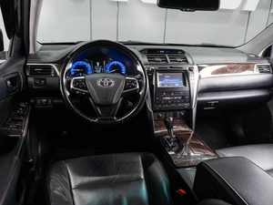 Седан Toyota Camry 2015 года, 1810000 рублей, Тюмень