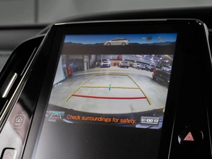 Хетчбэк Toyota Prius PHV 2017 года, 1697000 рублей, Тюмень