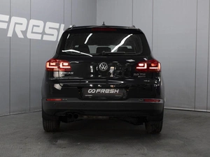 Внедорожник Volkswagen Tiguan 2012 года, 1430000 рублей, Омск