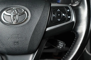 Седан Toyota Camry 2015 года, 1959000 рублей, Тюмень