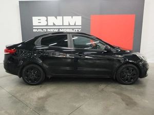 Седан Kia Rio 2016 года, 1060000 рублей, Курск