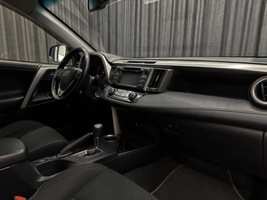 Внедорожник Toyota RAV4 2015 года, 2270000 рублей, Красноярск