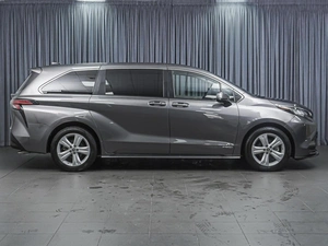 Минивэн Toyota Sienna 2021 года, 4100000 рублей, Ставрополь