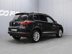 Внедорожник Volkswagen Tiguan 2011 года, 1390000 рублей, Омск