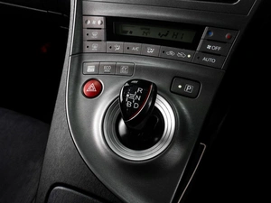 Лифтбек Toyota Prius 2013 года, 1449000 рублей, Тюмень