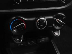 Седан Kia Rio 2017 года, 1299000 рублей, Тюмень