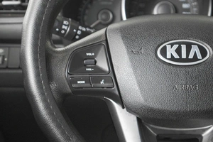 Седан Kia Rio 2013 года, 849000 рублей, Кемерово