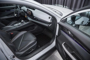 Лифтбек Changan UNI-V 2023 года, 2350000 рублей, Красноярск
