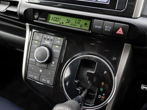 Минивэн Toyota Wish 2012 года, 1530000 рублей, Краснодар