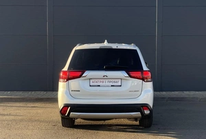 Внедорожник Mitsubishi Outlander 2017 года, 1920000 рублей, Солонцы