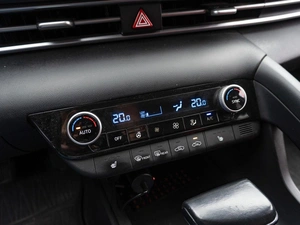 Седан Hyundai Elantra 2021 года, 2074000 рублей, Саратов
