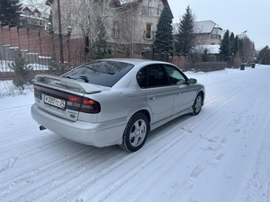 Седан Subaru Legacy 2000 года, 595000 рублей, 