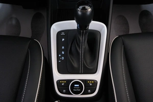 Внедорожник Hyundai Venue 2021 года, 2349000 рублей, Омск