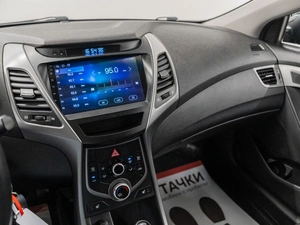 Седан Hyundai Elantra 2014 года, 1050000 рублей, Красноярск
