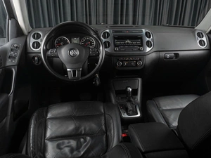 Внедорожник Volkswagen Tiguan 2011 года, 1399000 рублей, Тюмень