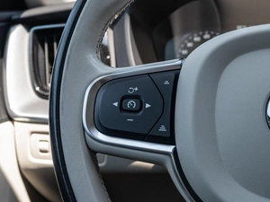 Внедорожник Volvo XC60 2021 года, 4050000 рублей, Краснодар