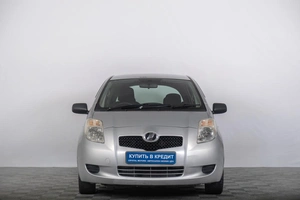 Хетчбэк Toyota Vitz 2005 года, 509000 рублей, Томск