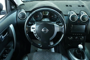 Внедорожник Nissan Qashqai 2007 года, 839000 рублей, Омск