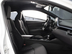 Внедорожник Toyota C-HR 2020 года, 2830000 рублей, Омск