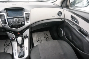 Седан Chevrolet Cruze 2011 года, 749000 рублей, Красноярск