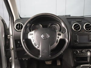 Внедорожник Nissan Qashqai 2011 года, 1060000 рублей, Омск