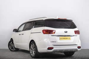 Минивэн Kia Carnival 2019 года, 2949000 рублей, Томск