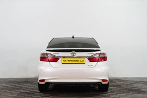 Седан Toyota Camry 2017 года, 2039000 рублей, Сургут
