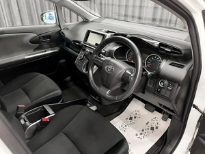Минивэн Toyota Wish 2009 года, 1250000 рублей, Красноярск