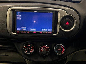 Хетчбэк Toyota Vitz 2013 года, 839000 рублей, Красноярск