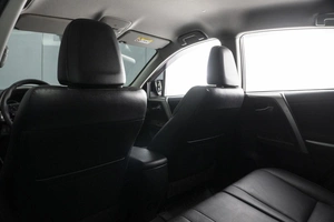 Внедорожник Toyota RAV4 2016 года, 2350000 рублей, Омск