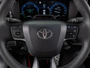 Седан Toyota Camry 2025 года, 4779000 рублей, Тюмень